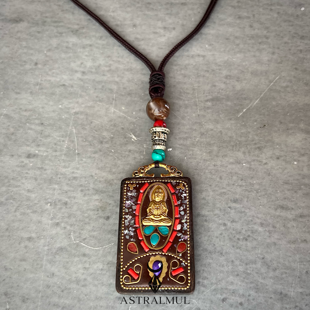 Collar Espiritual de Madera – Guanyin