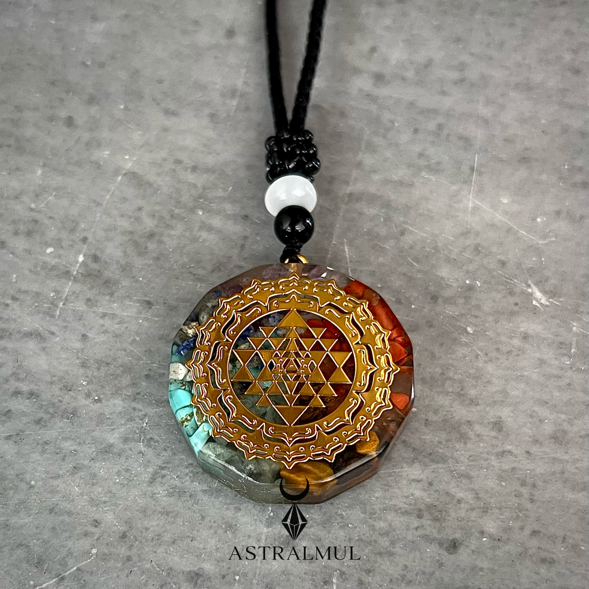 Collar de Orgonita con Sri Yantra
