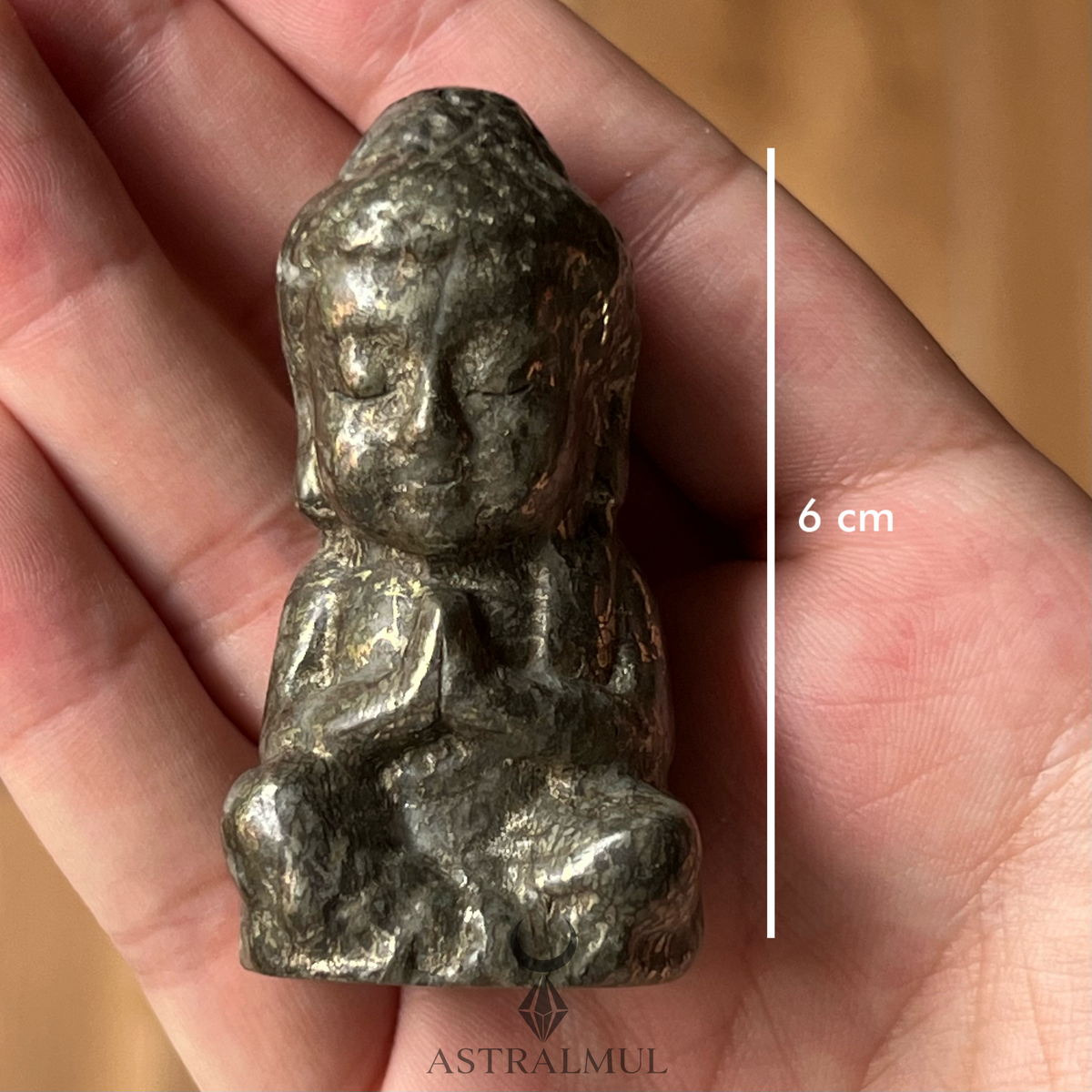 Buda Tallado en Pirita Natural – 6 cm
