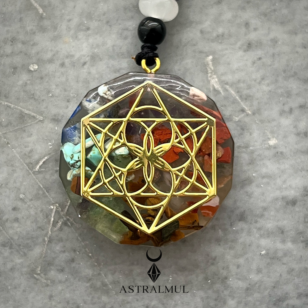 Collar de Orgonita en Resina – Cubo de Metatrón