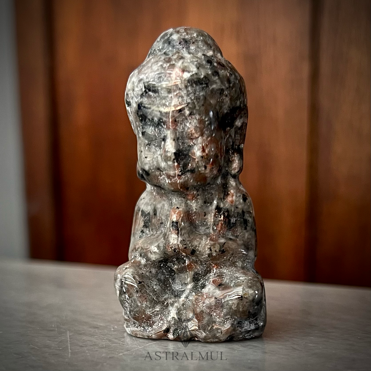 Buda Tallado en Yoperlita Natural – 6 cm