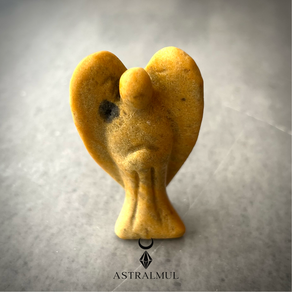 Ángel Tallado en Jade Amarillo Natural – 6 cm