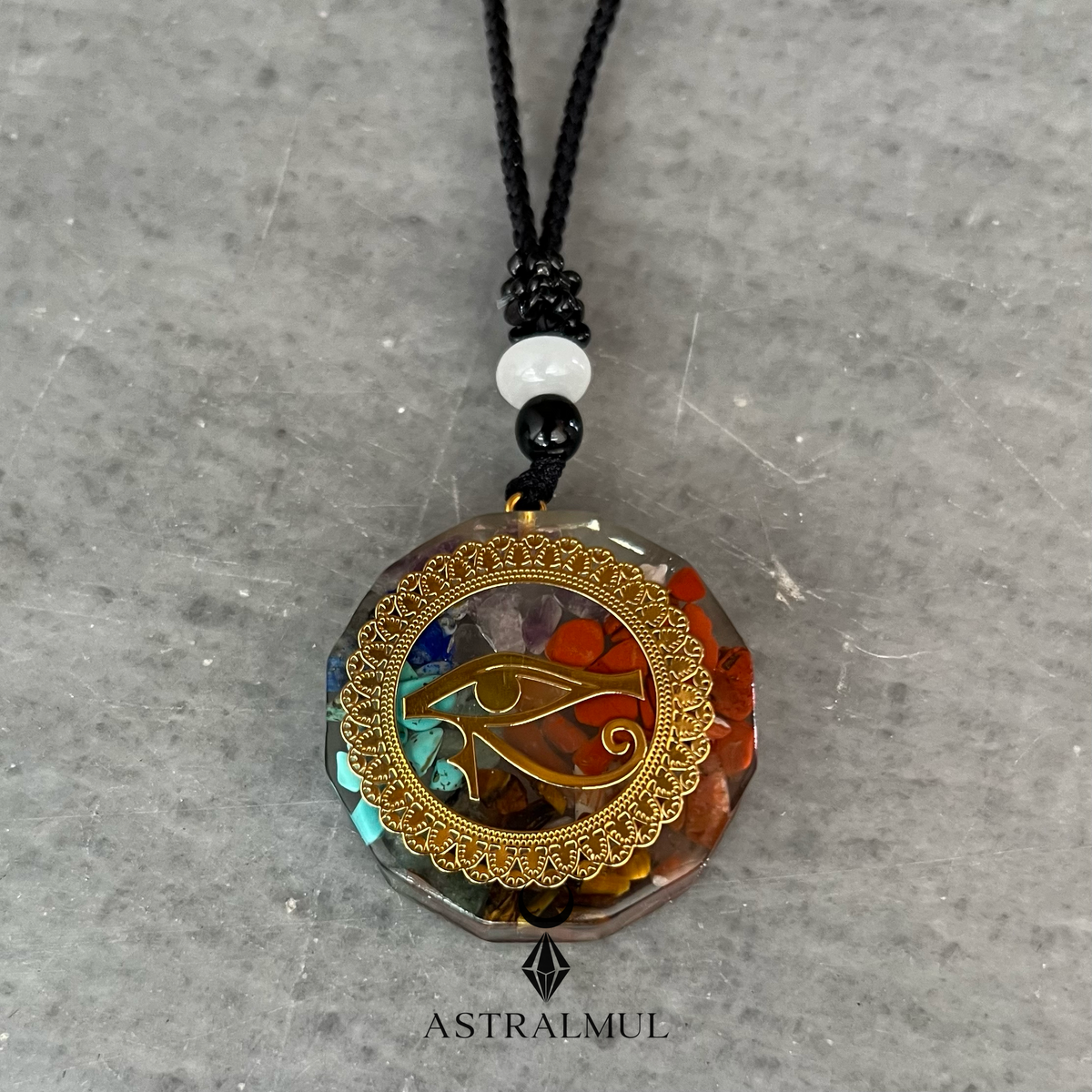 Collar de Orgonita con Ojo de Horus