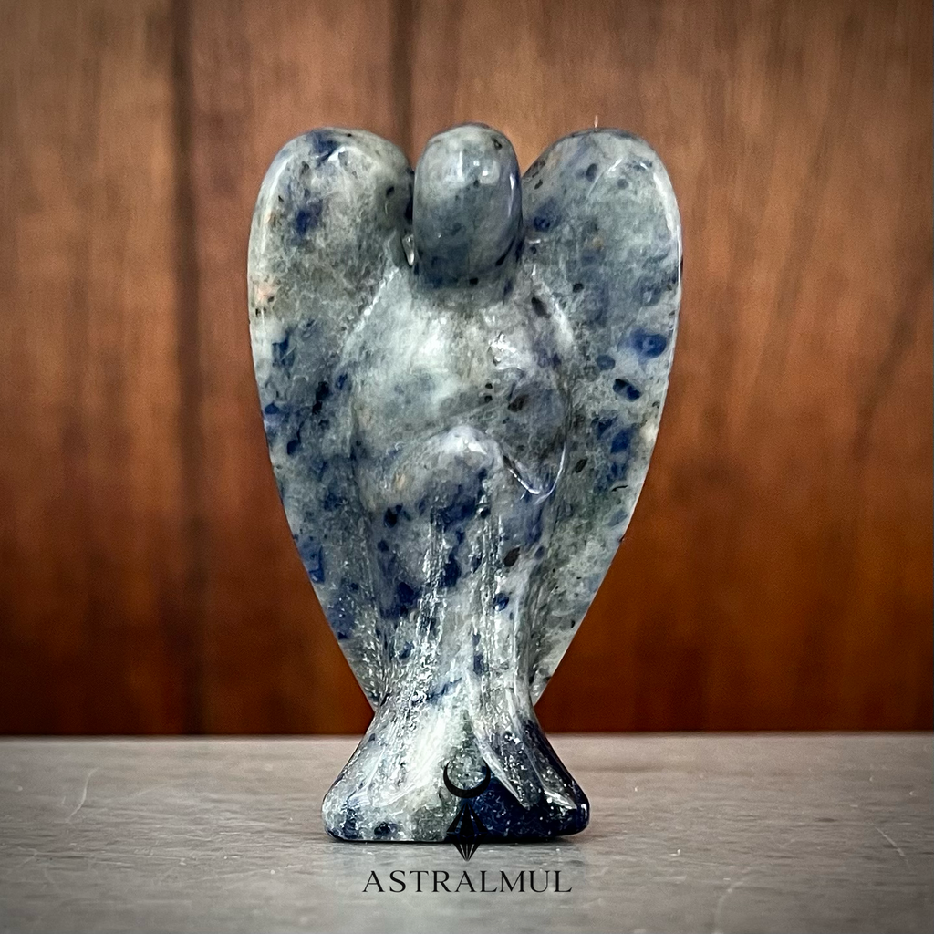 Ángel Tallado en Sodalita Natural – 6 cm